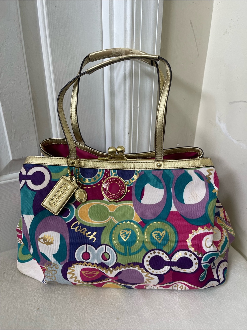 Coach Poppy Pop Glam Graffiti Kiss Lock Tote
